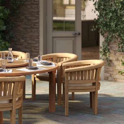 San Francisco teak garden chair featuring a cream cushion, showcasing mortise and tenon joinery